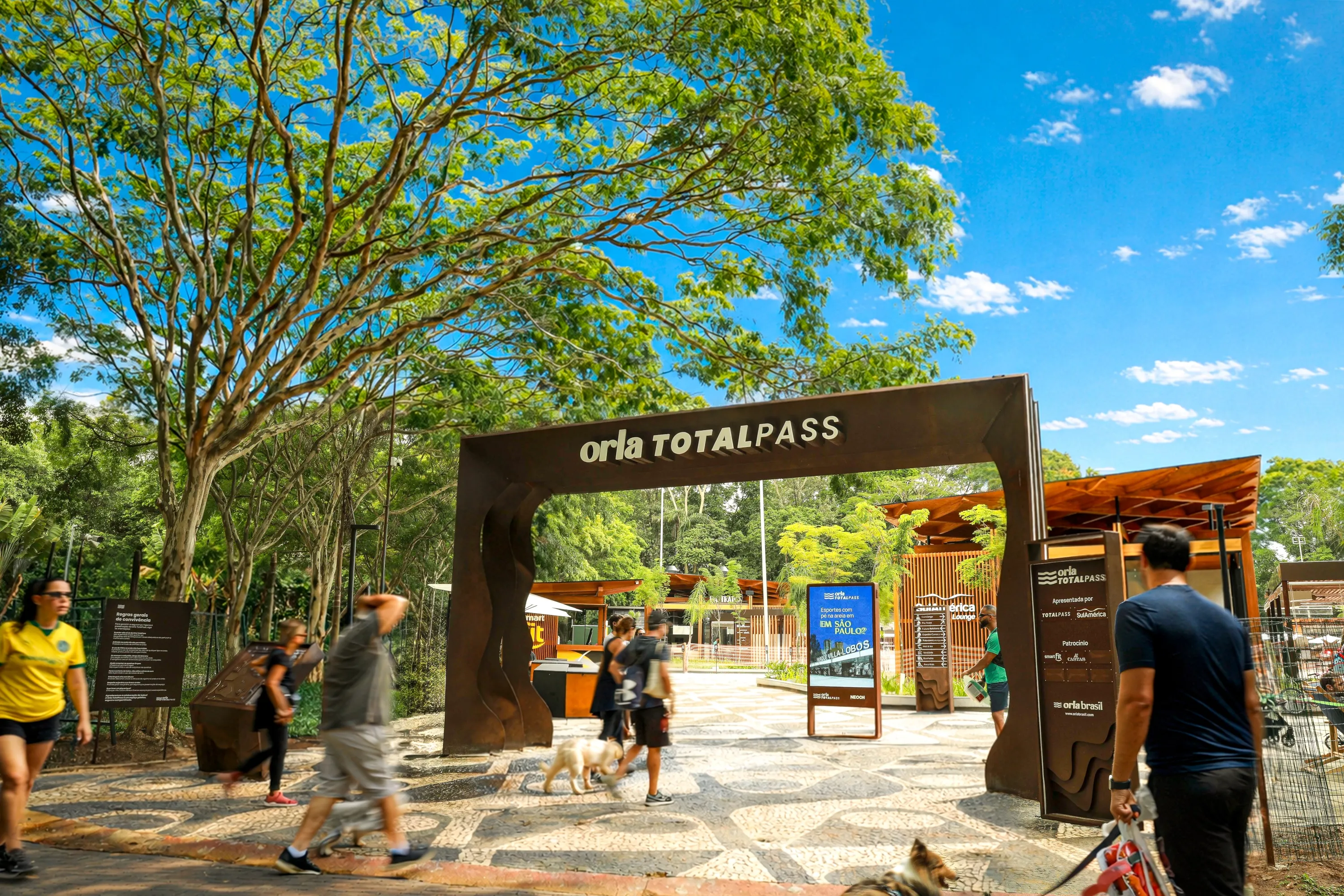 Orla TotalPass e NEOOH criam novo hub de mídia digital no Parque Villa-Lobos