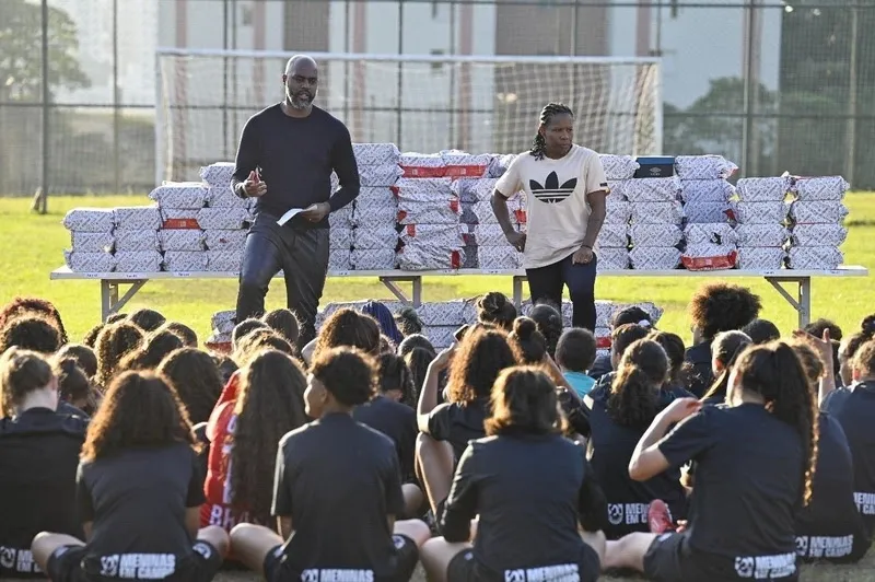 sportv, Centauro e Play for a Cause lançam leilão com Kobra em ação que une esporte, arte e impacto social