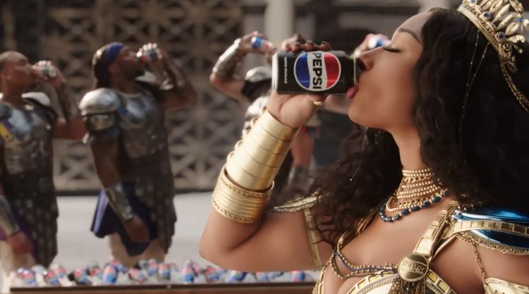 Pepsi retorna ao universo dos gladiadores de 2004