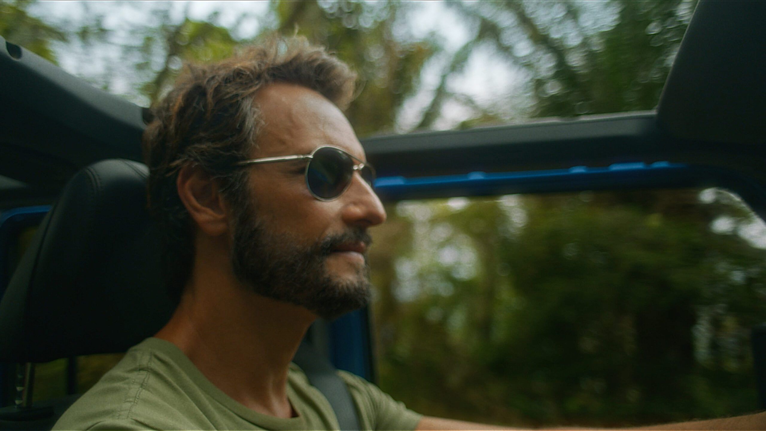 Rodrigo Santoro é o astro da nova ação de comunicação da Jeep