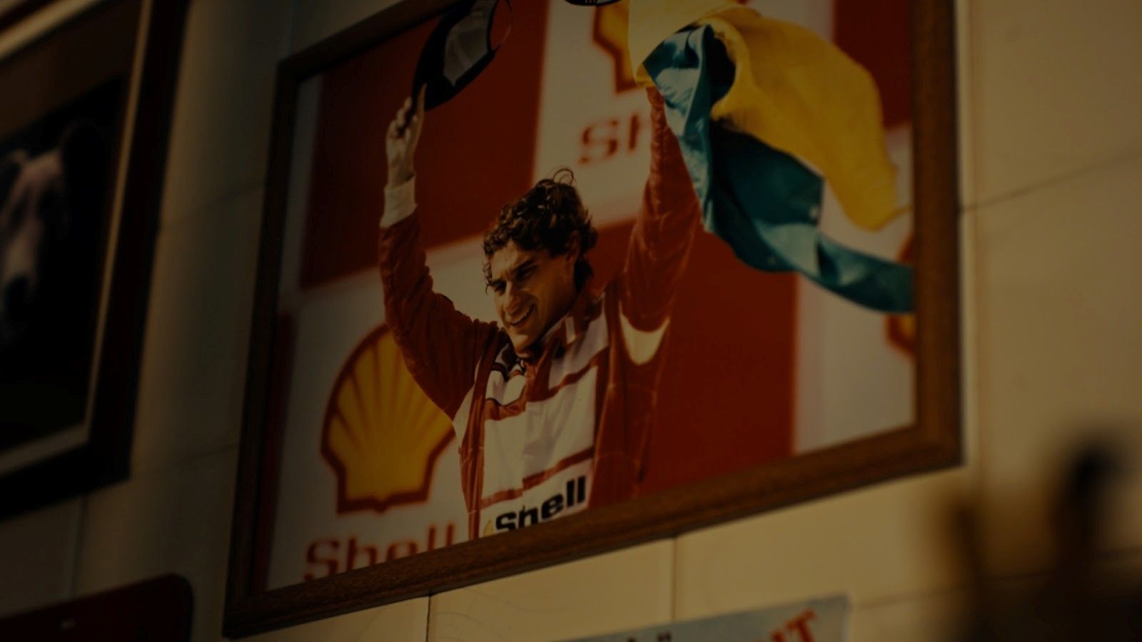 Shell V-Power lança campanha em parceria com marca Senna