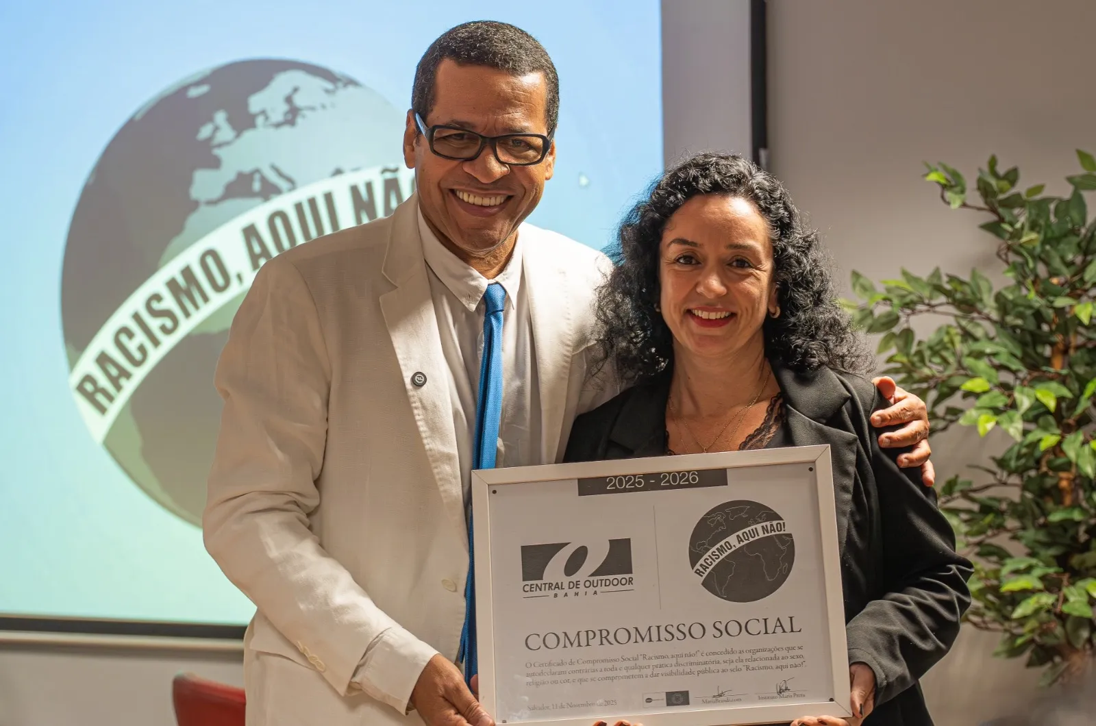 Outdoor da Bahia Adere à Luta Antirracista