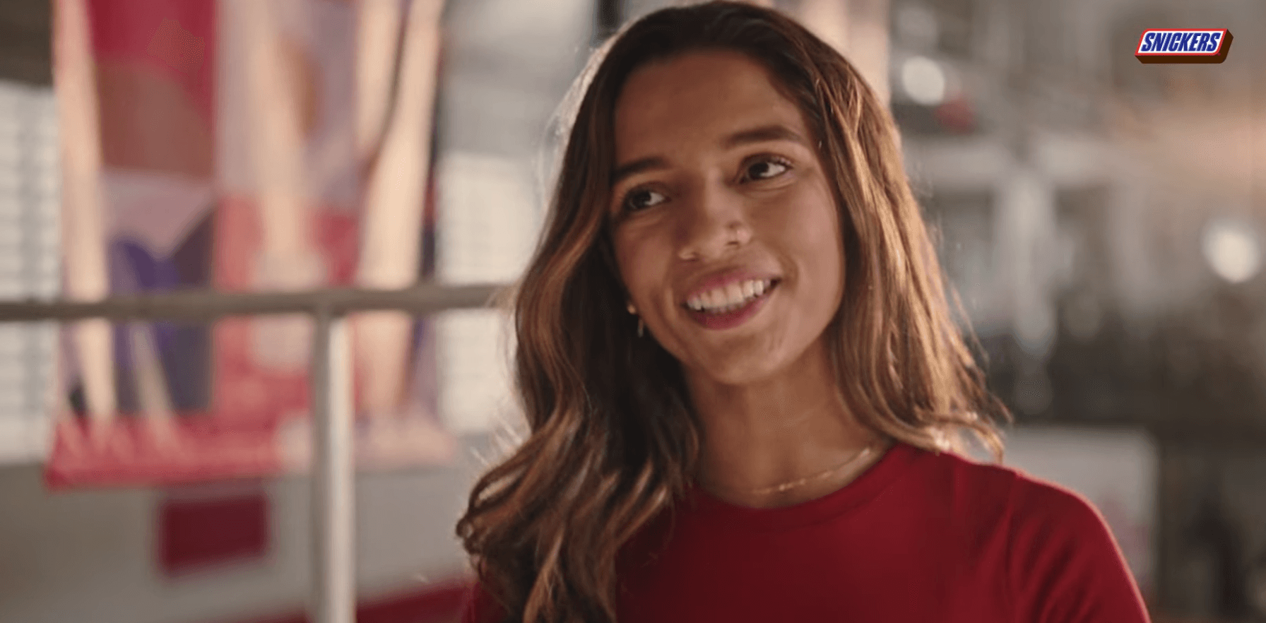 Snickers lança primeira campanha com Rayssa Leal