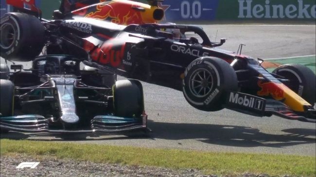 Batalha-entre-Hamilton-e-Verstappen-na-Formula-1-e-a-melhor-em-anos-5.jpg