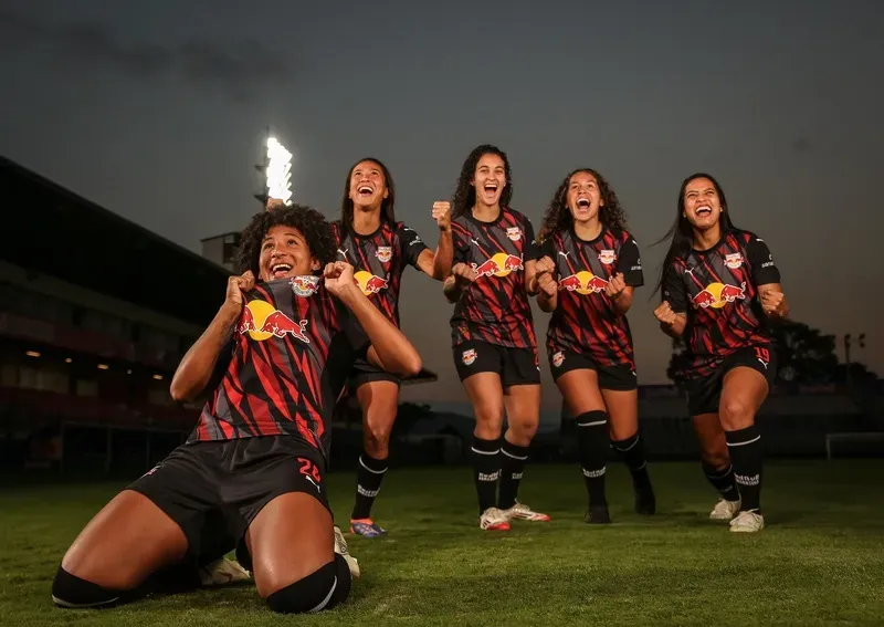 PUMA e Red Bull Bragantino lançam terceiro uniforme da temporada 2025