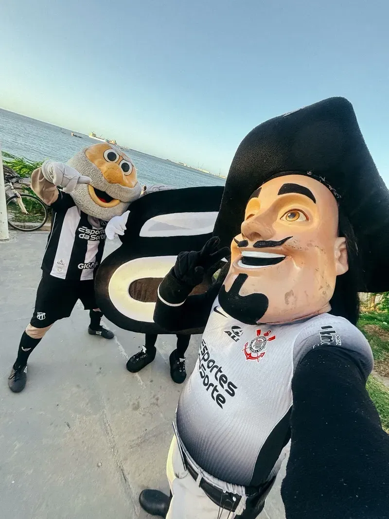Esportes da Sorte promove ação com mascotes de Ceará e Corinthians antes de clássico na Série A