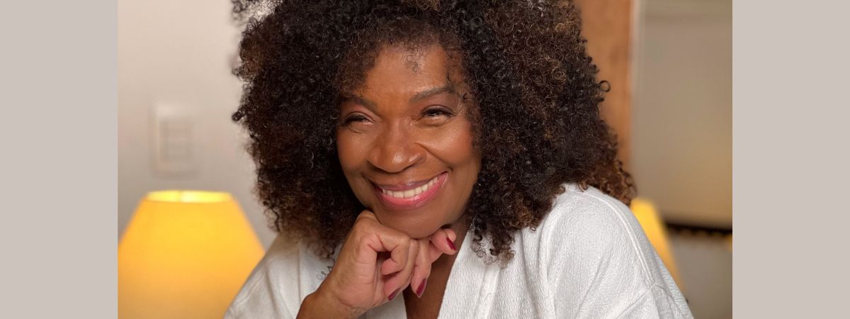 Dove lança manifesto em parceria com Zezé Motta