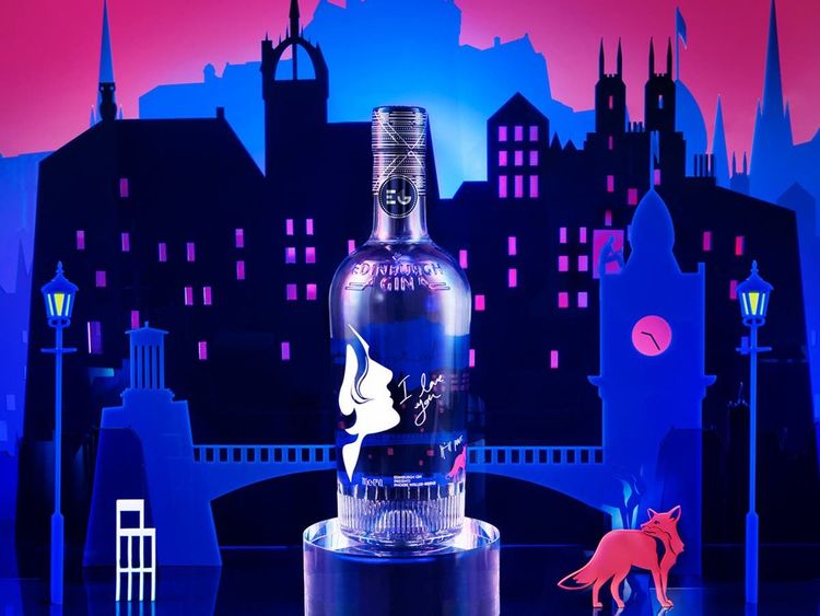 Fleabag ganha Gin com garrafa assinada por Phoebe-Waller Bridge