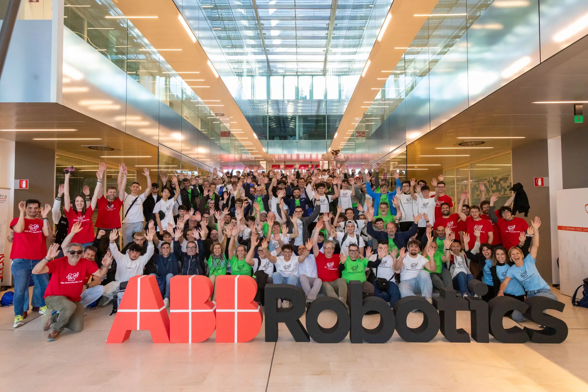 Università degli Studi dell’Aquila vence a ABB RobotStudio® Cup 2026 e leva título mundial de robótica