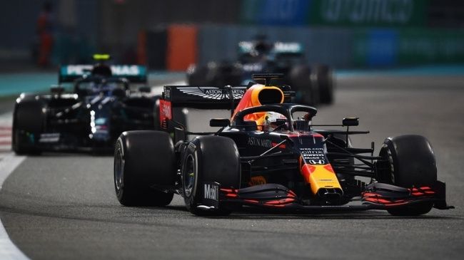 Batalha-entre-Hamilton-e-Verstappen-na-Formula-1-e-a-melhor-em-anos-6.jpg