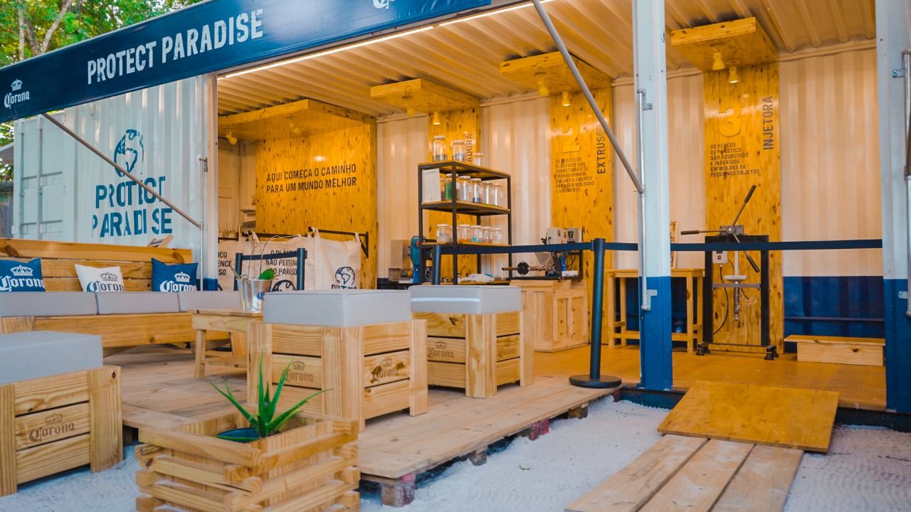 Protegendo os paraísos: containers de Corona dão novo rumo ao plástico