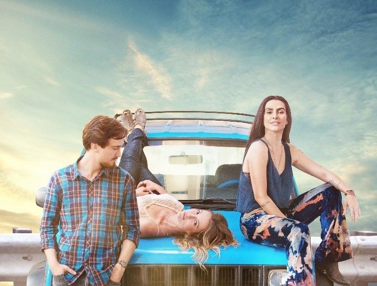 O romance gostosinho de O Amor dá voltas chega ao cinema