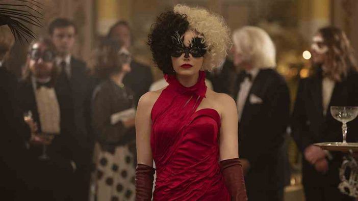 cruella16_red-dress-blog-de-hollywood-702x395.jpg