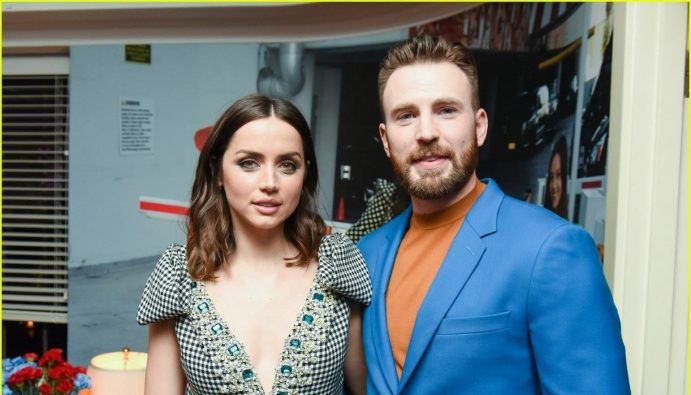 Chris-Evans-Ana-De-Armas-691x395.jpeg