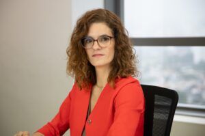 priscila-in-300x199.jpg