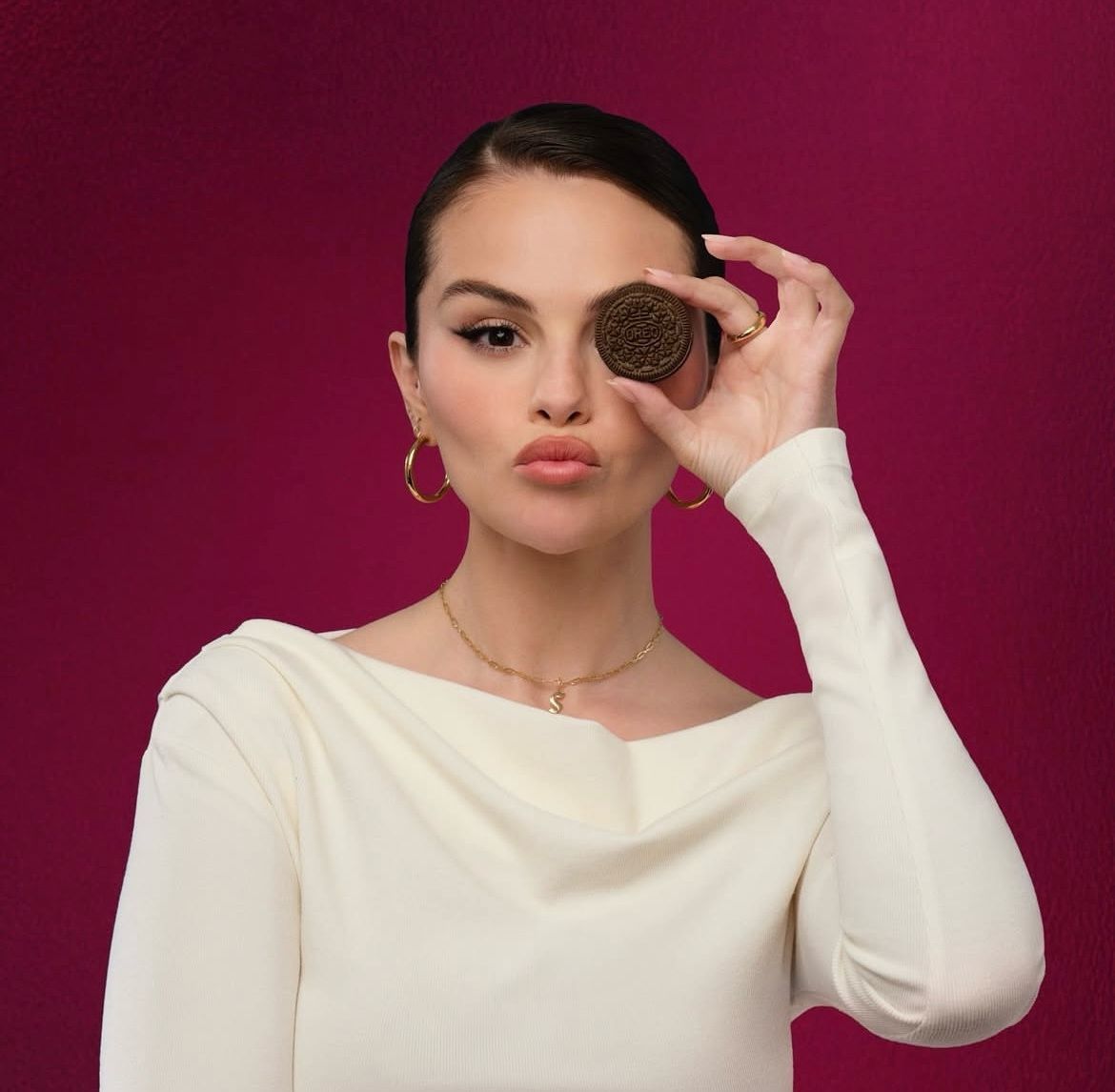 Oreo lança edição em parceria com Selena Gomez