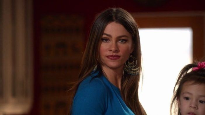 sofia-vergara-modern-family-702x395.jpg