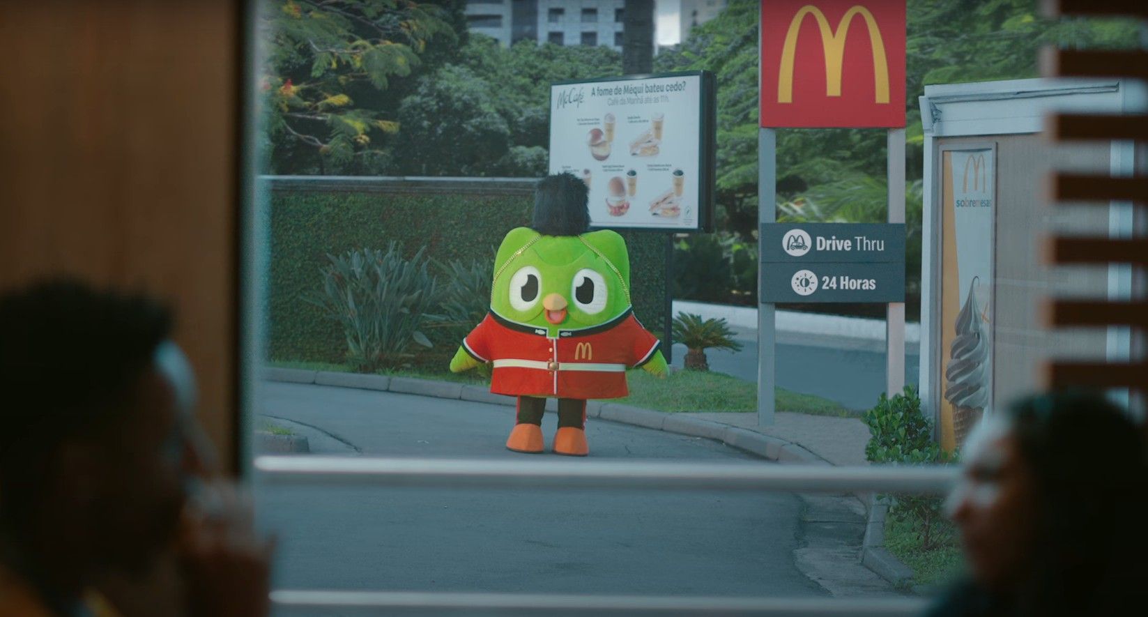 McDonald’s e Duolingo se unem para lançar McFish & Chips