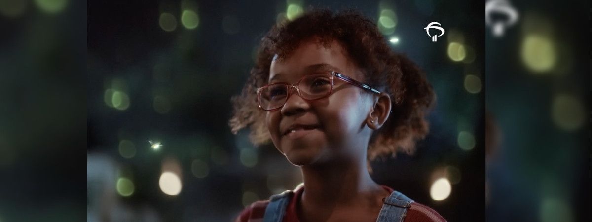 Bradesco traz seus famosos vagalumes em campanha de final de ano