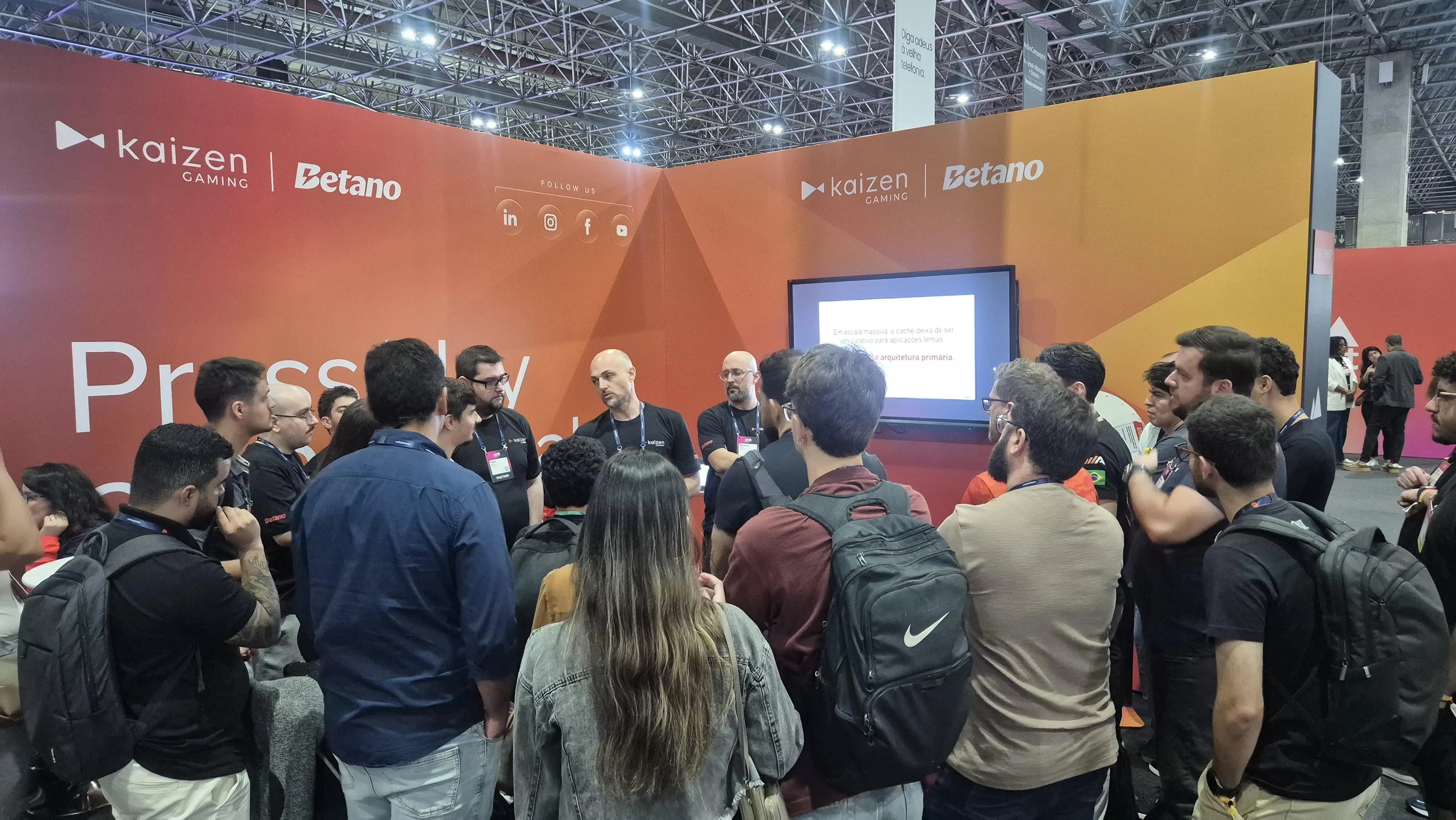 Bastidores da Kaisen Gaming ganham destaque no Web Summit Rio com foco em engenharia de dados e inovação