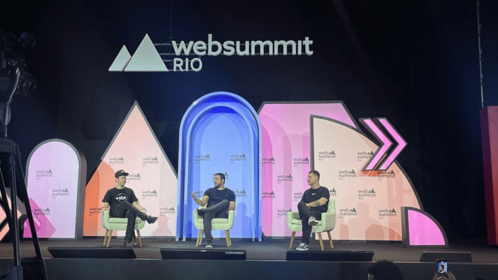 SBT marca presença no Web Summit Rio 2024 com participação de executivos em painéis 