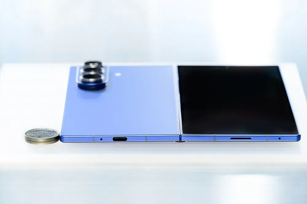 Galaxy Z Fold7 redefine padrão de design dobrável com AI multimodal e câmera de 200 MP