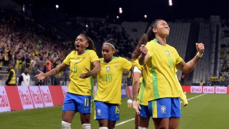 Interesse por futebol se mantém em alta após o Mundial e 67% dos brasileiros pretendem ver a Copa Feminina, aponta Samsung Ads