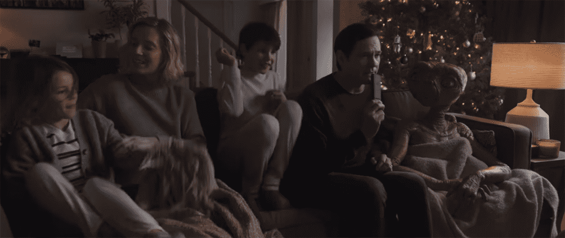 E.T. e Elliott se reencontram 37 anos depois em campanha da Xfinity