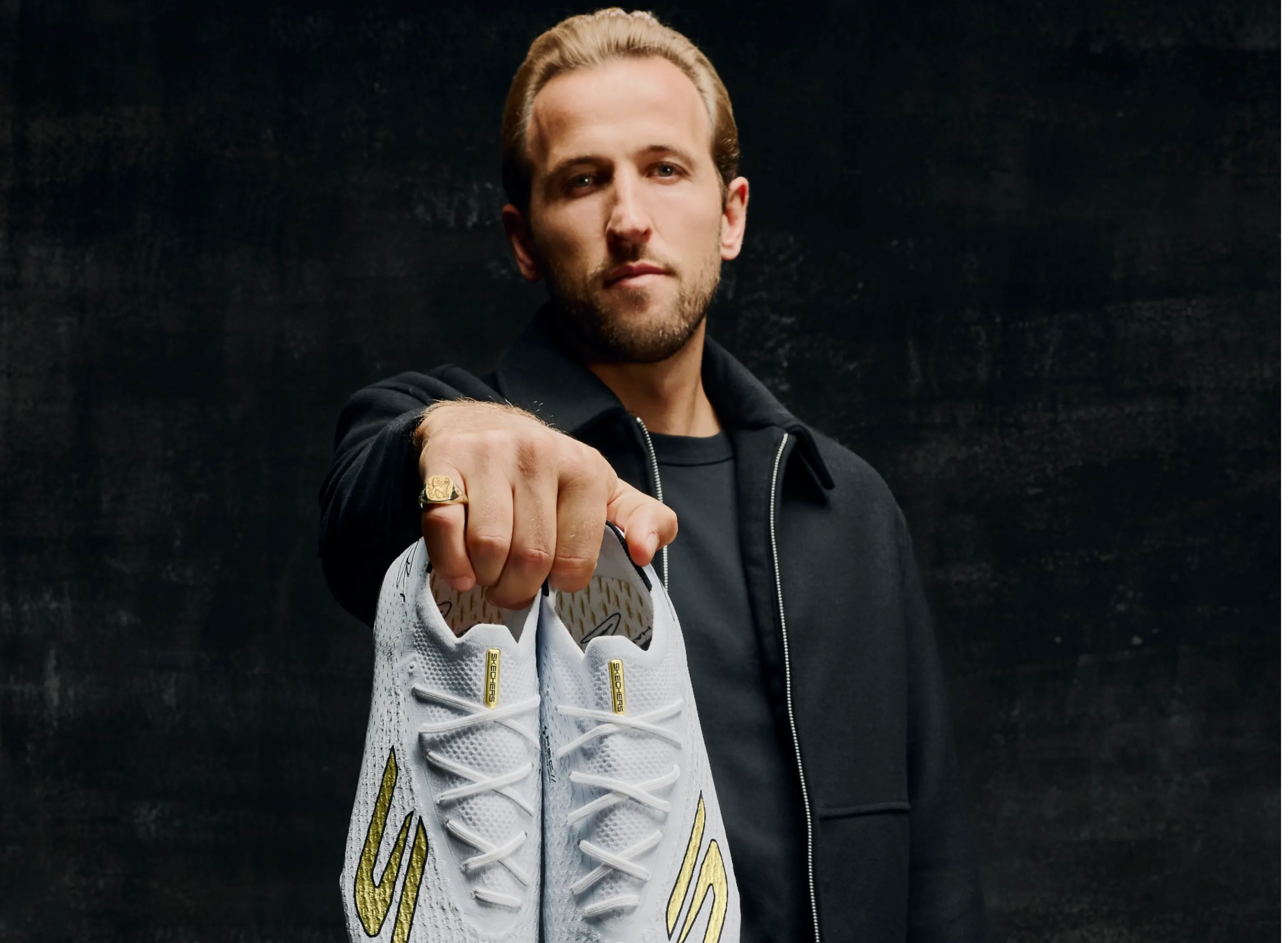 Skechers celebra Bola de Ouro de Harry Kane com chuteira especial e edição limitada