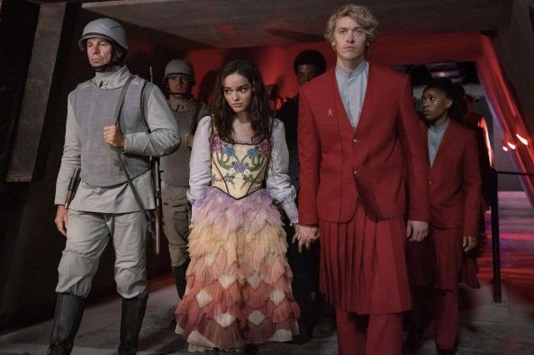 the-hunger-games-the-ballad-of-songbirds-snakes-bbbc799-593x395.jpg