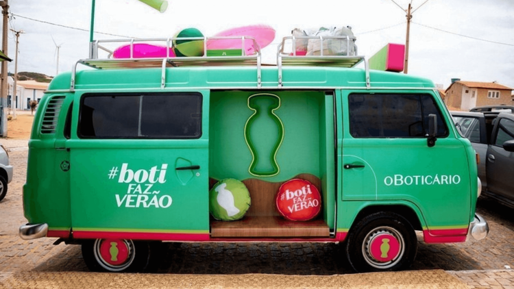 Kombis personalizadas do Boticário percorrem mais de 20 cidades do litoral brasileiro