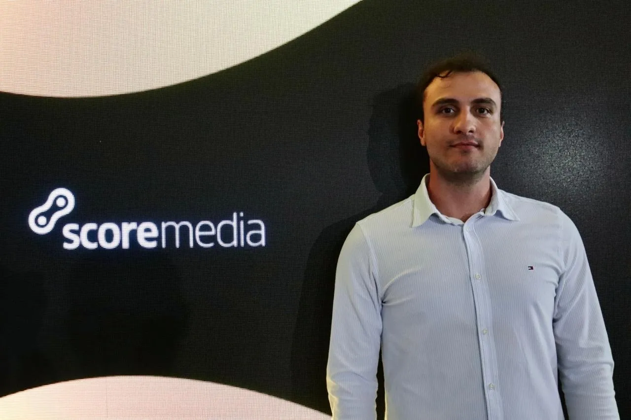 Score Media Assume Mídia Paga e Inteligência Digital da Oakberry