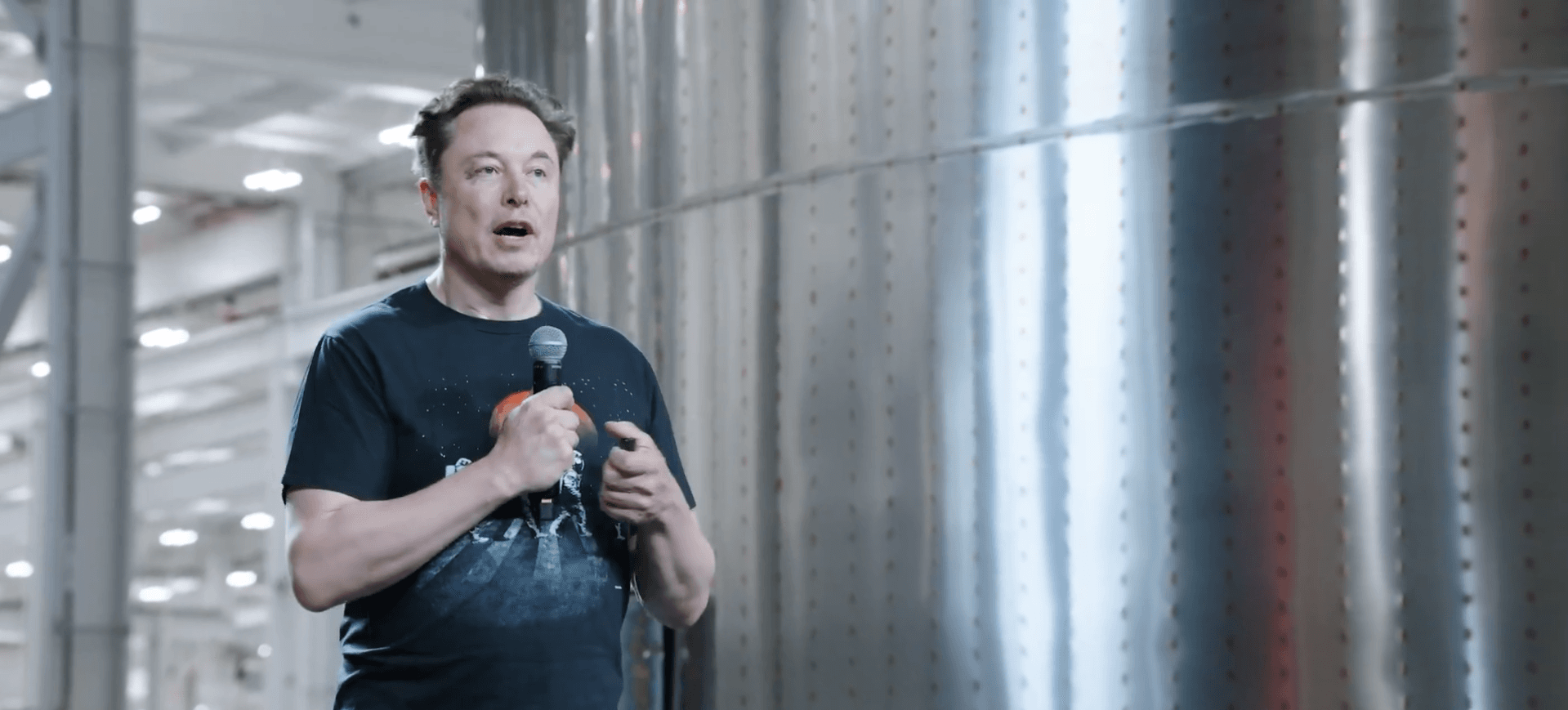 Musk cita possível data para missão da SpaceX a Marte