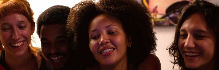 Canal Brasil exibe ‘Regra 34’, longa premiado na Suíça