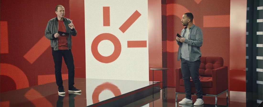 Claro e Motorola unem Tiago Leifert e Gil do Vigor para apresentar o novo moto g50