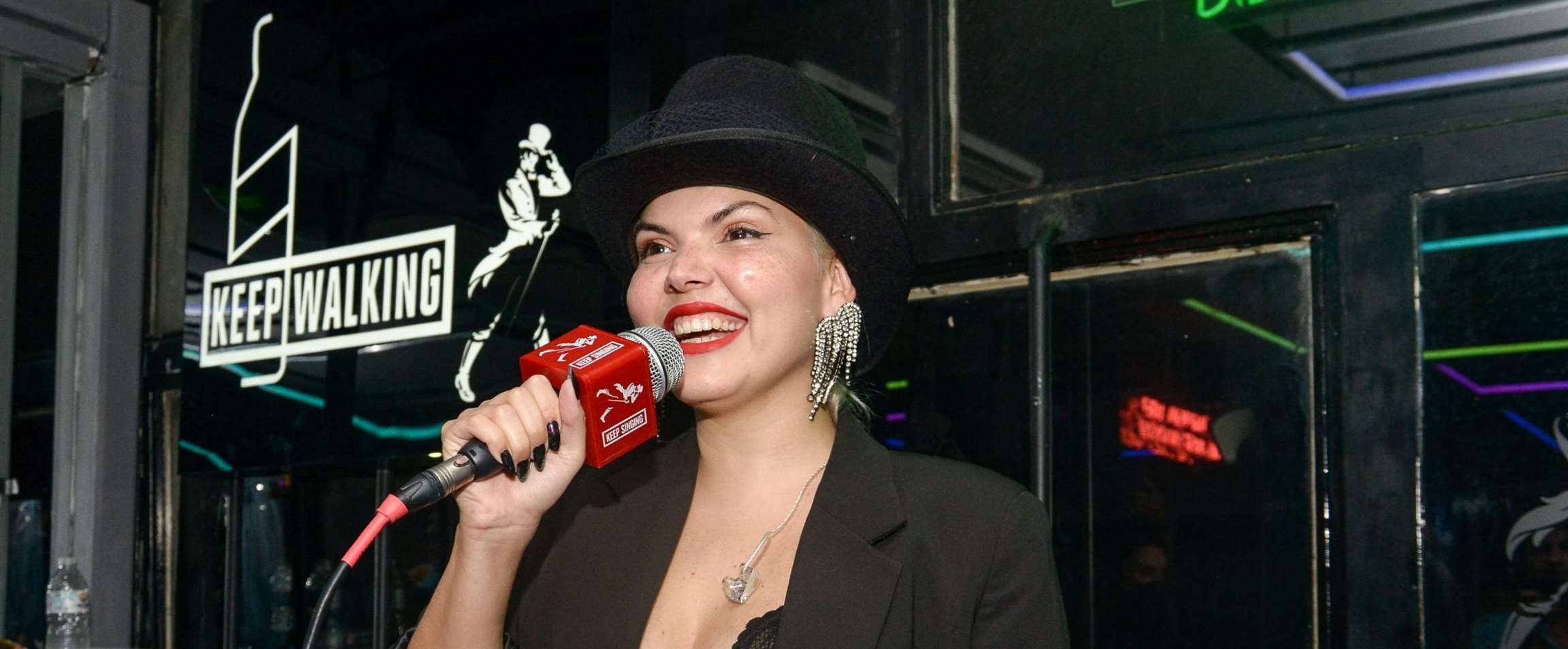 Johnnie Walker leva Duda Beat no Rooftop da balada Tokyo