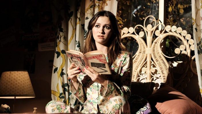 maude-apatow-euphoira-702x395.jpg