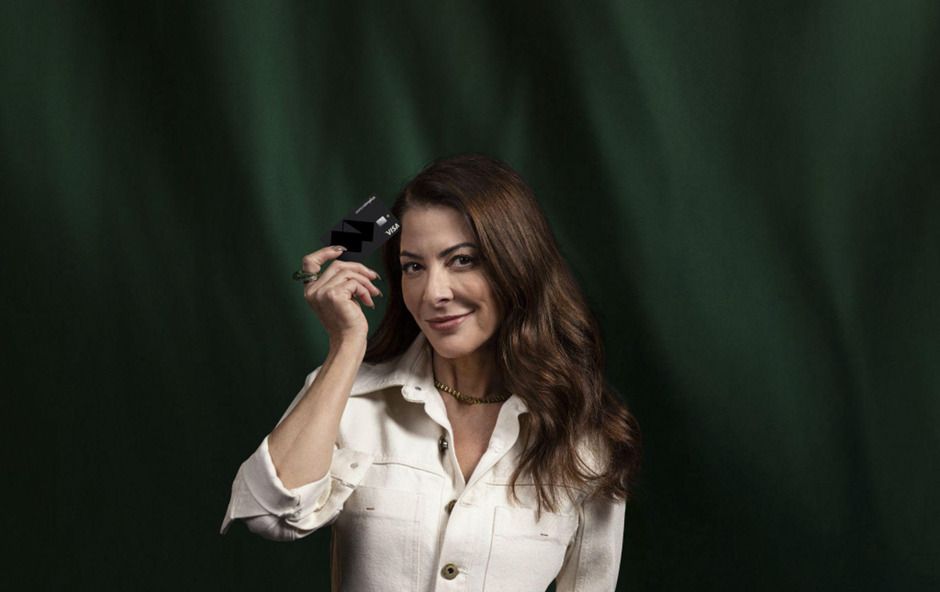 Conta Simples lança campanha com Ana Paula Padrão