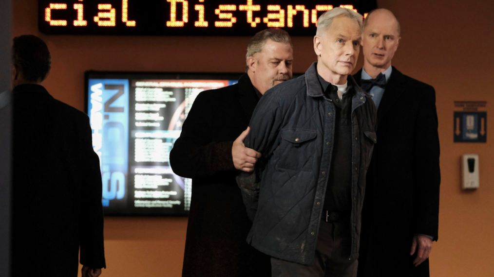ncis-1810-gibbs-arrested-1014x570.jpg