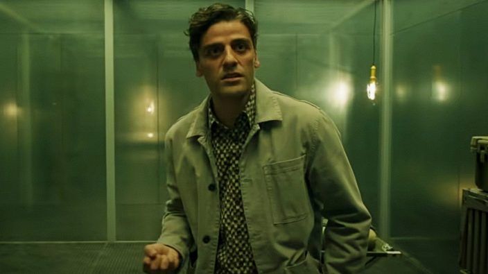 oscar-isaac-interior-704x395.jpg