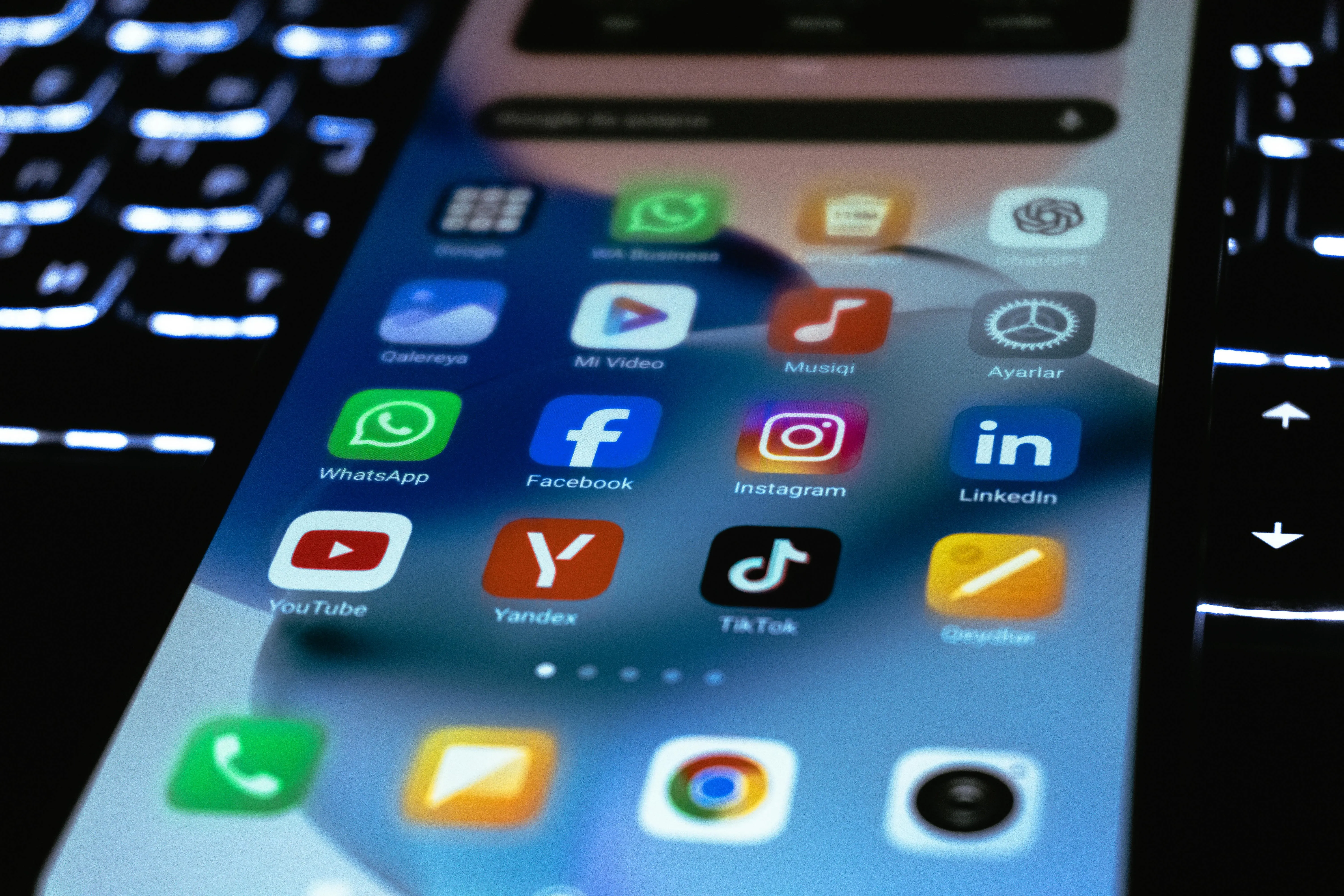 Zenvia integra anúncios do TikTok ao WhatsApp para acelerar conversão no social commerce