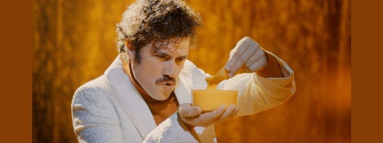 Surreal Hotel Arts estreia no Super Bowl LVII com filme para  a marca americana Tillamook