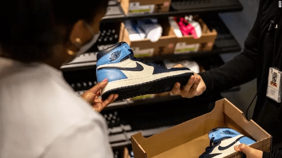 Nike revenderá tênis usados para reduzir desperdícios