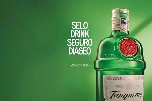 Diageo lança Selo Drink Seguro com QR Code antifalsificação verificável pelo celular em campanha da AlmapBBDO