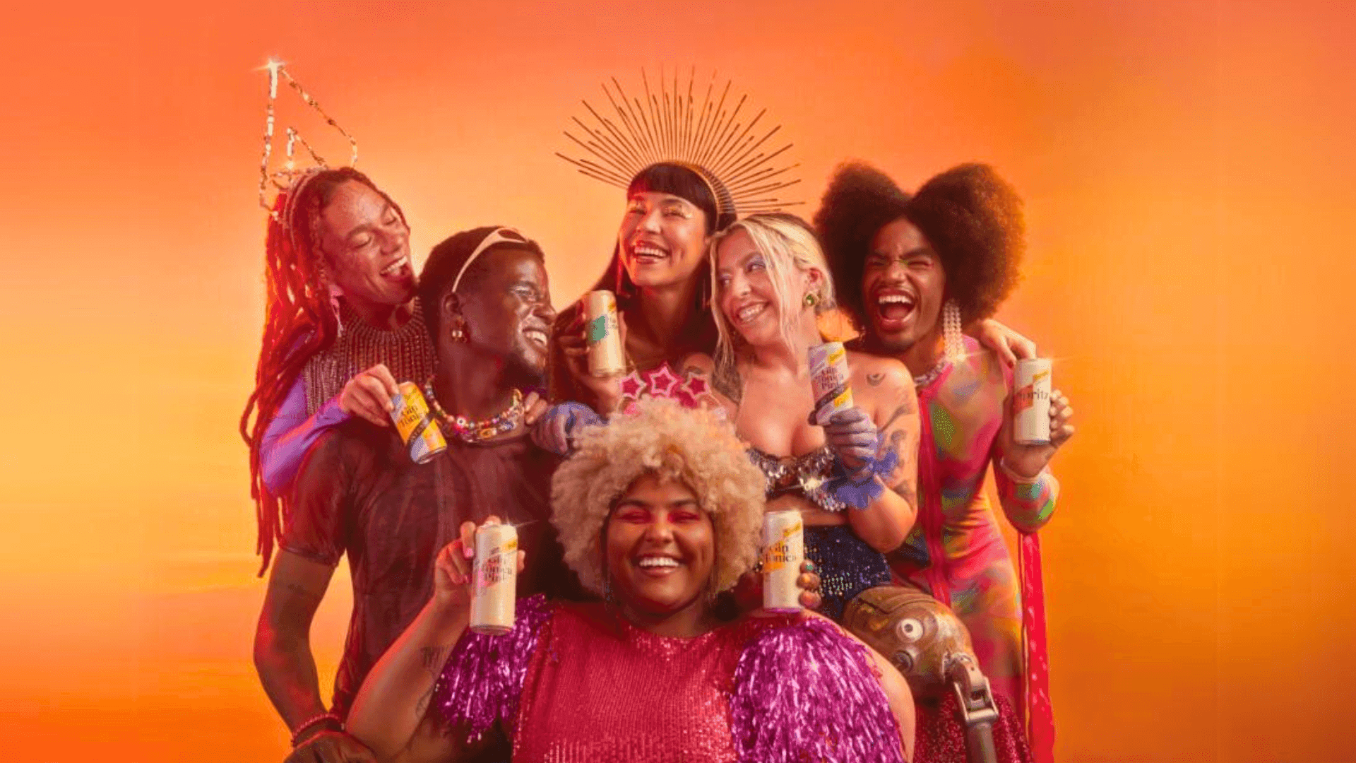 Schweppes Intense agita o Carnaval com novos sabores de Gin Tônica