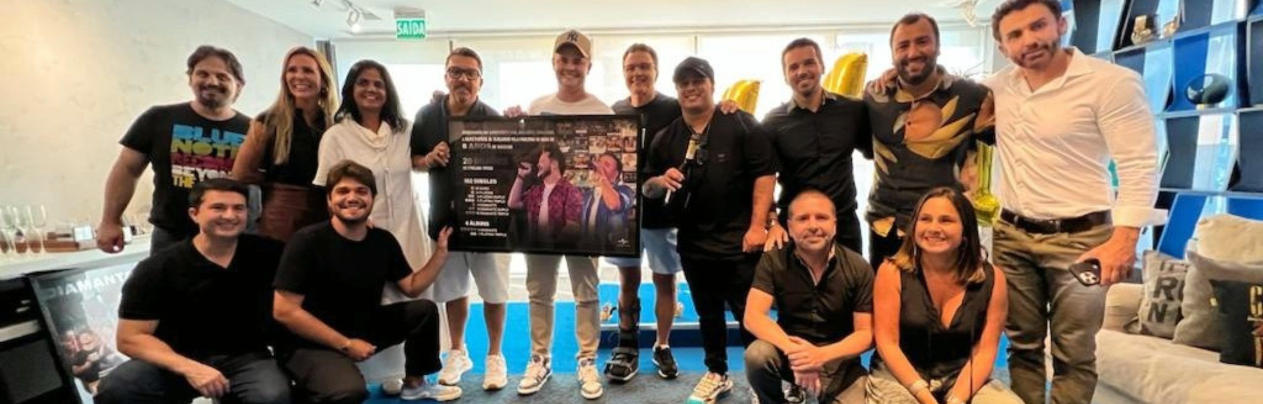 Matheus & Kauan e Universal Music renovam contrato