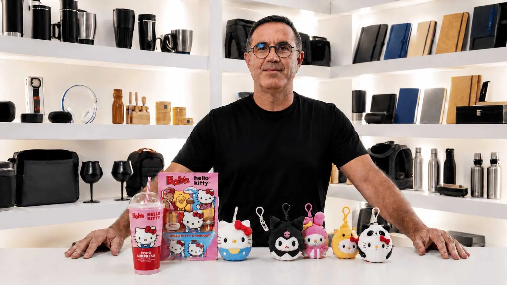 Do conceito ao colecionável: como a Luminati Brindes desenvolveu as pelúcias do Copo Surpresa Hello Kitty do Bob's