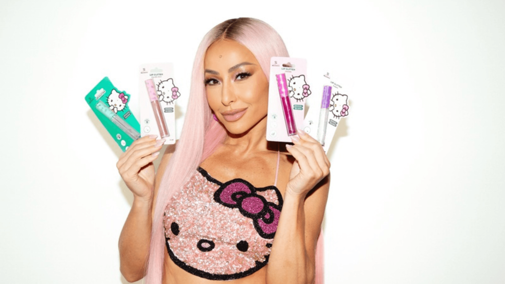 Sabrina Sato e Hello Kitty estreiam parceria inédita com linha de beleza e skincare