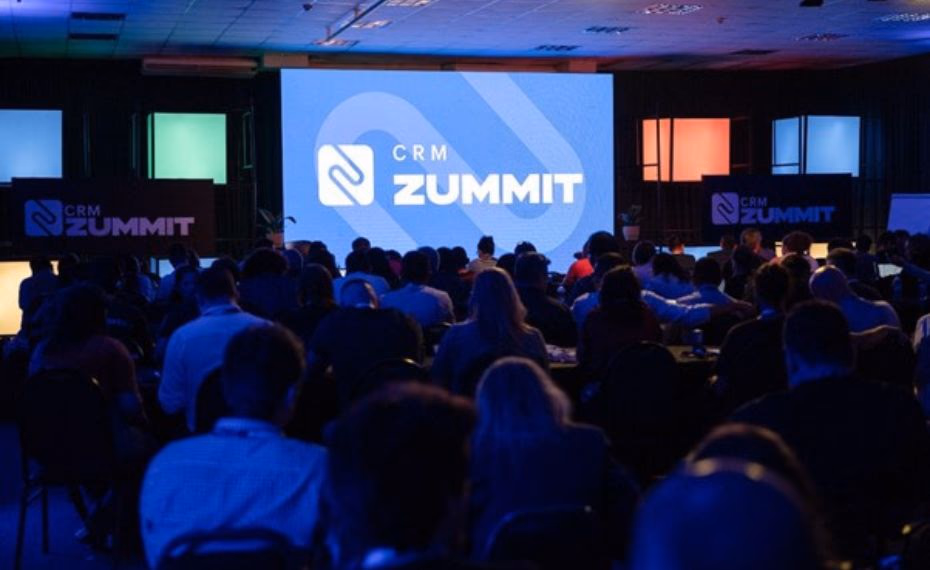 CRM Zummit 2025 traz primeira keynote woman da história e reforça protagonismo feminino no mercado de tecnologia