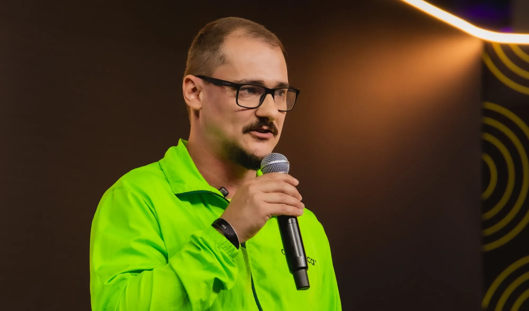 “Idiotice Artificial” nasce das marcas, diz CSO da Orgânica no RD Summit